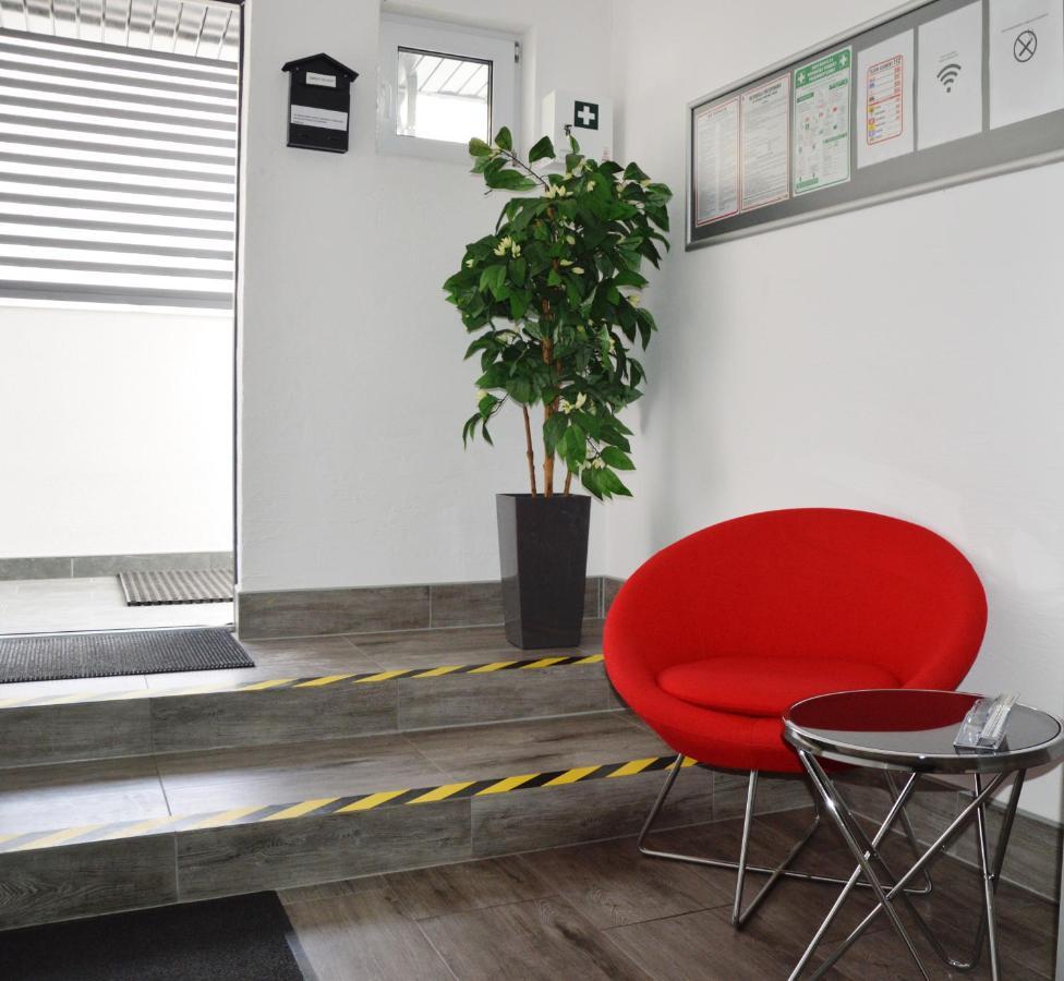 Hostel Adabet Кемпно Экстерьер фото