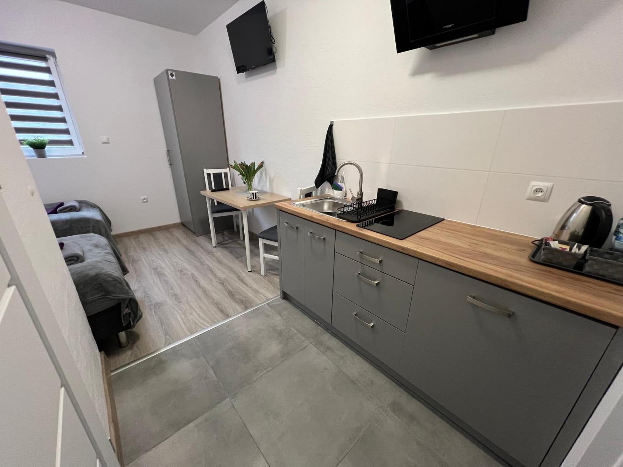Hostel Adabet Кемпно Экстерьер фото